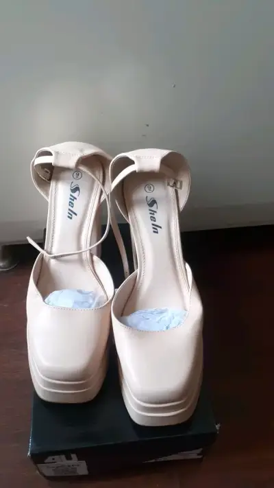 Zapatos de Tacón Alto Beige SheIn - miniatura 1