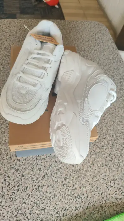 Zapatillas deportivas blancas Apóstol Bovinia - miniatura 1