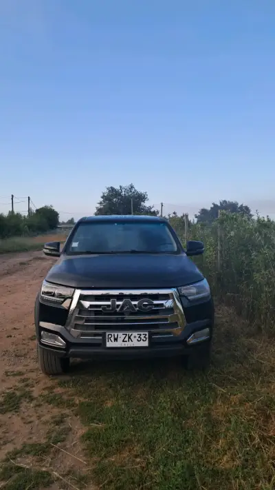 Camioneta JAC T8 Pro 4x4 como nueva - miniatura 1