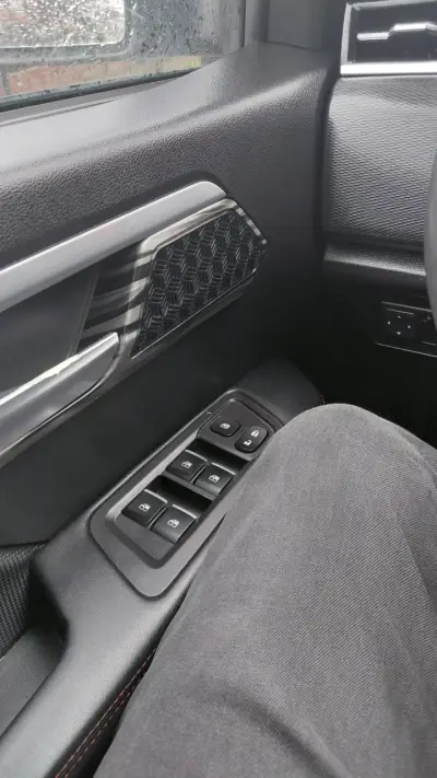 Camioneta JAC T8 Pro 4x4 como nueva - miniatura 5