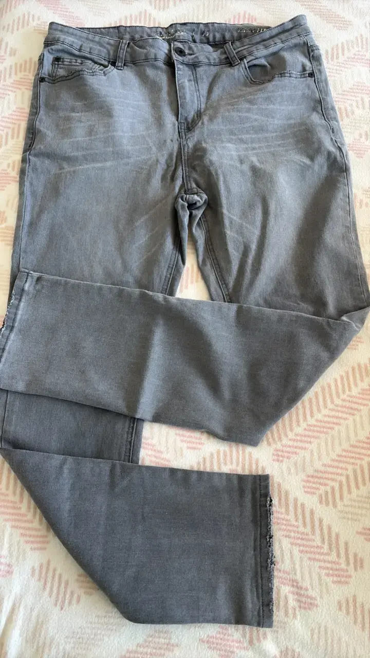 Jeans Alaniz gris para hombre en buen estado