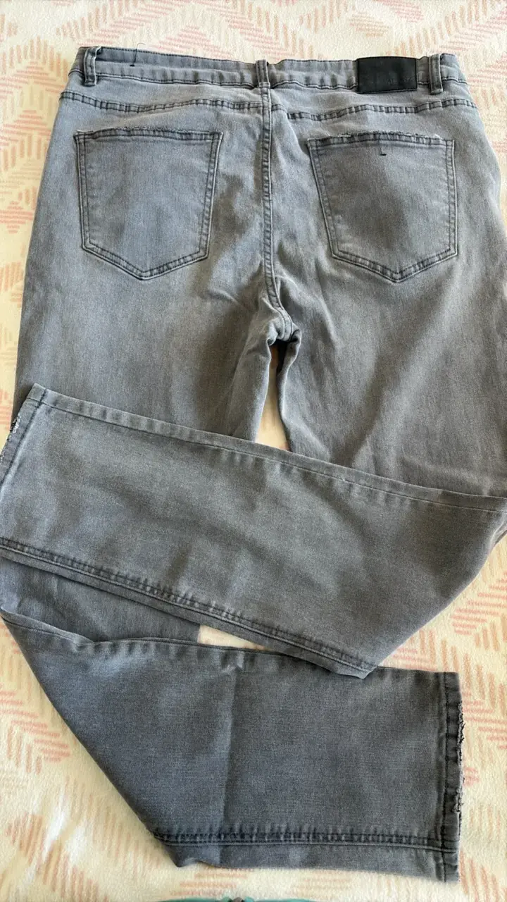 Jeans Alaniz gris para hombre en buen estado - 3