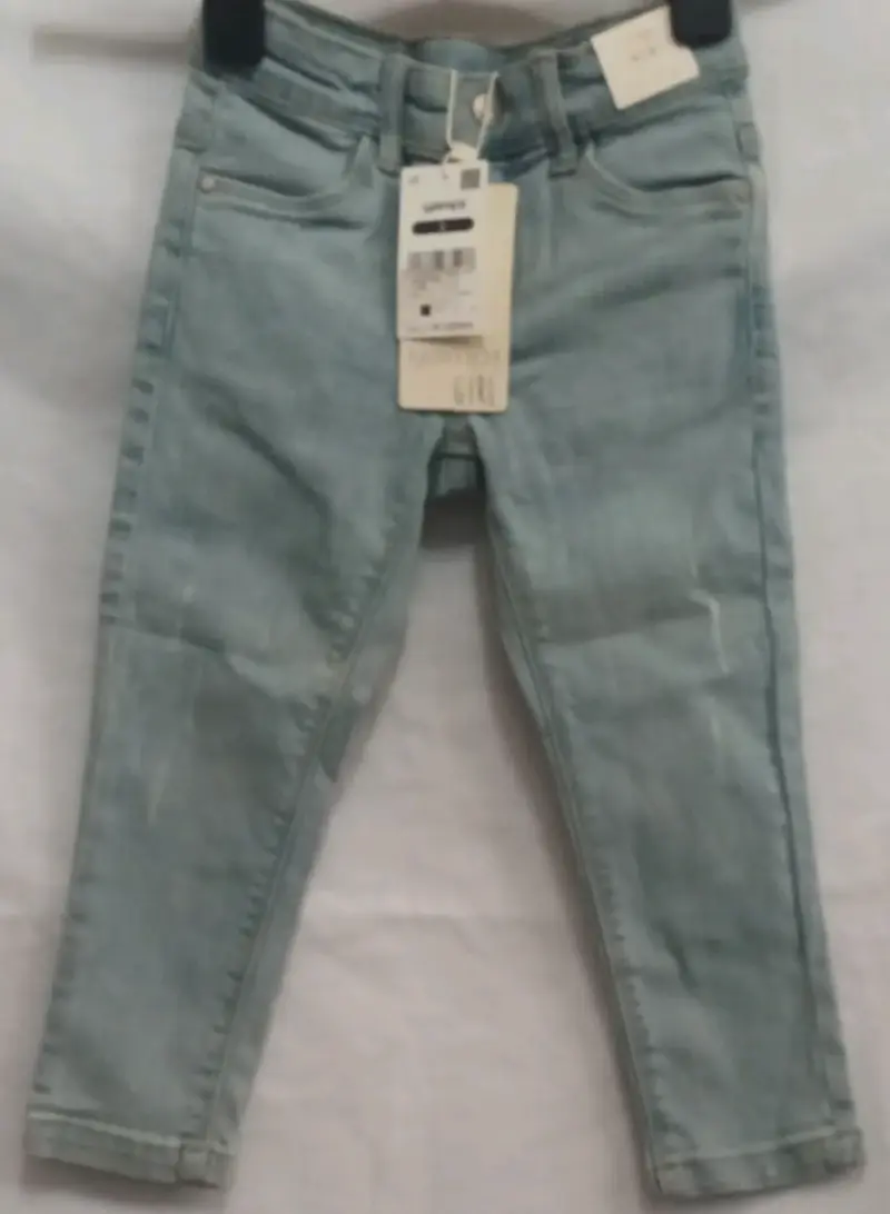 Jeans de mezclilla para niña color azul claro
