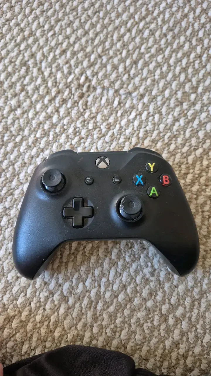 🔥 XBOX ONE S BLANCA + 2 MANDOS (BLANCO + NEGRO) 🎮 - 2