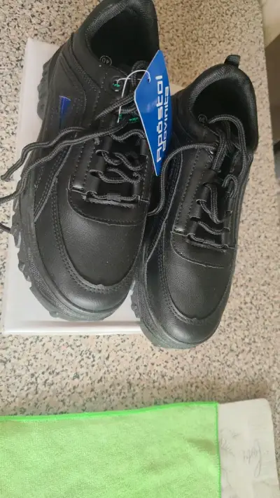 Zapatos deportivos negros Apóstol Bovinia - miniatura 1
