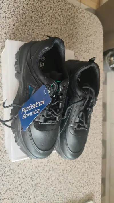 Zapatos deportivos negros Apóstol Bovinia - miniatura 2