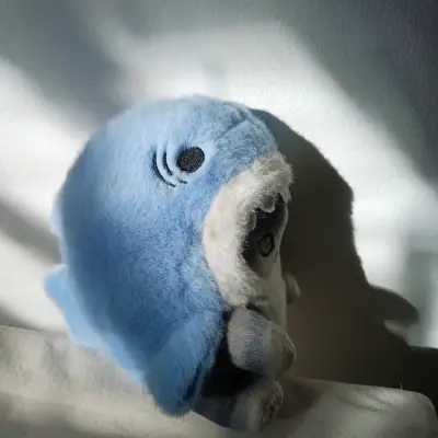 Peluche de gato con capucha azul - miniatura 2
