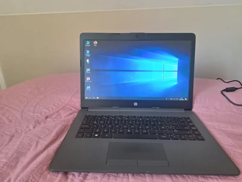 Notebook HP con Windows 10 y 4GB RAM - 1