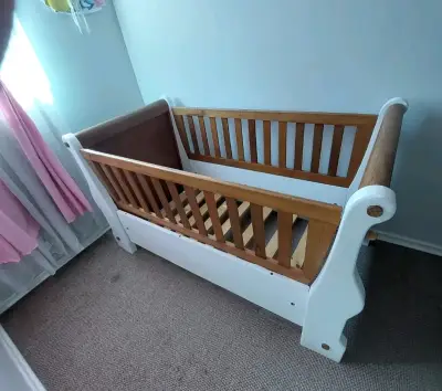 Cuna de transición,madera para bebé en buen estado - miniatura 1
