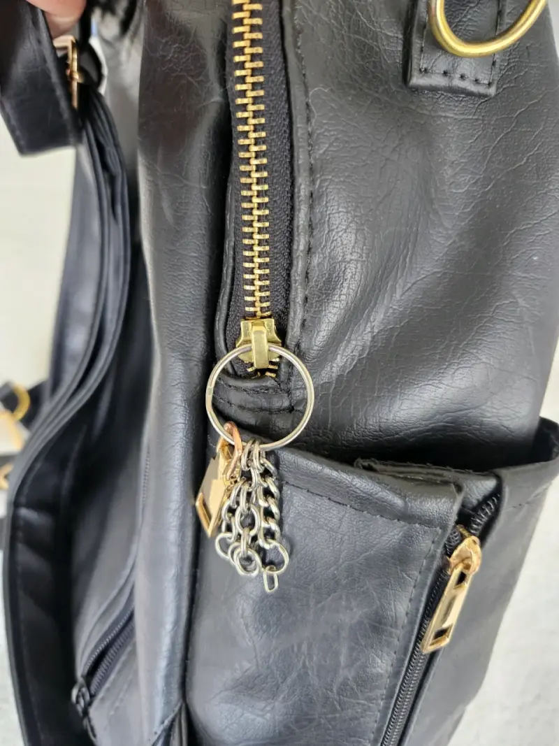 Mochila MOCHI de cuero sintético negro. - 5
