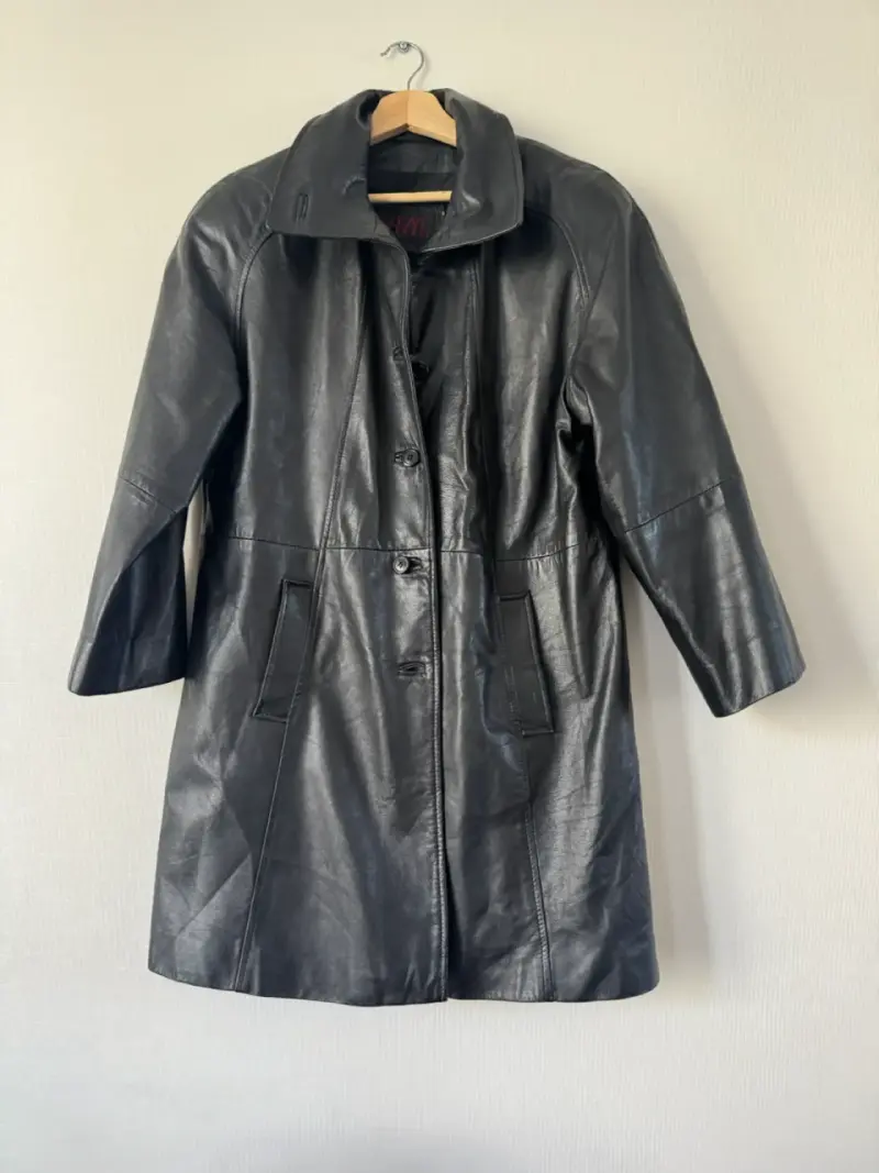 Abrigo de cuero negro para mujer - 1