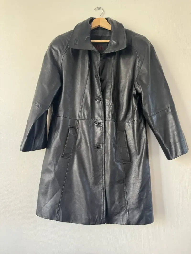 Abrigo de cuero negro para mujer - 2