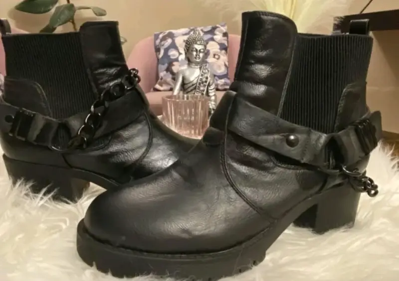 Botines Negros de ecocuero con Hebilla - 3