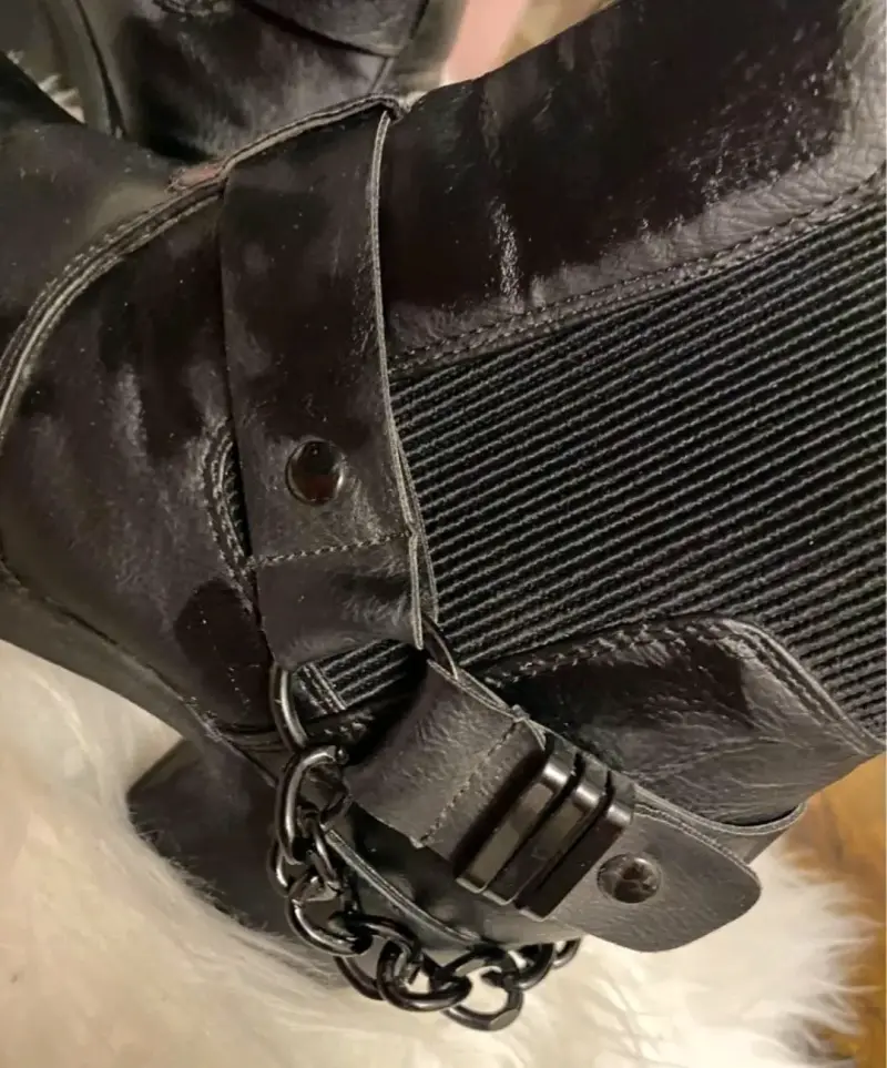 Botines Negros de ecocuero con Hebilla - 4