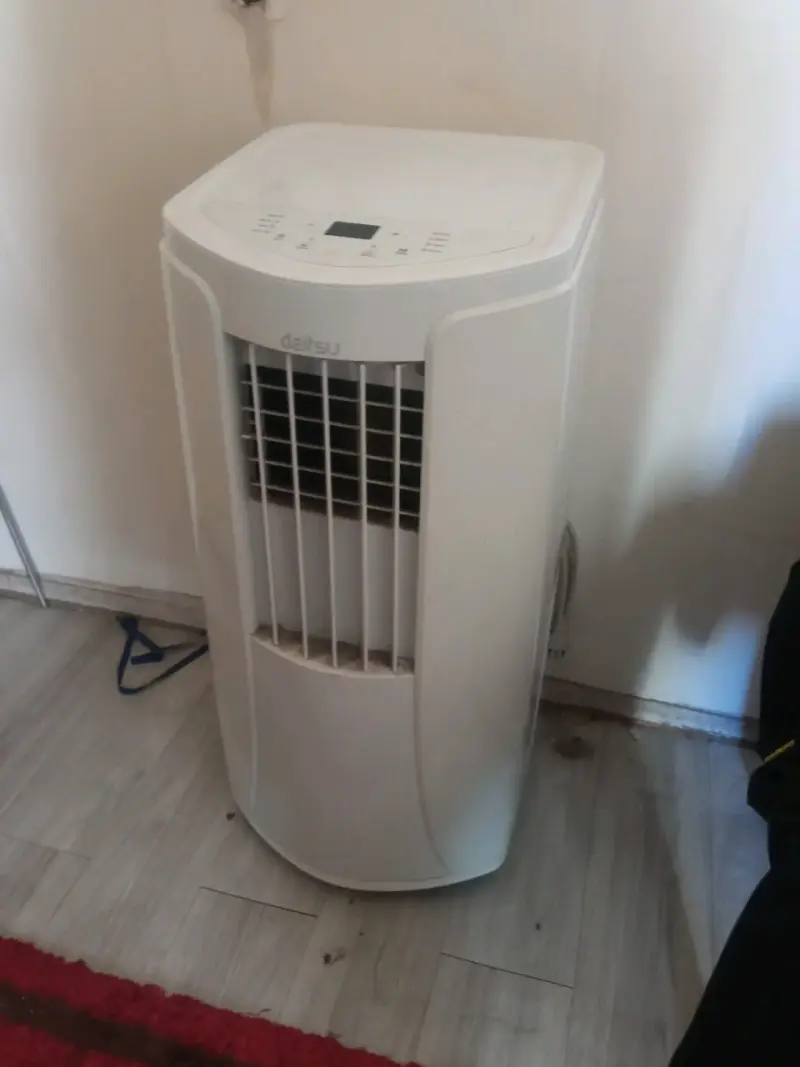 Aire acondicionado portátil Daitsu blanco