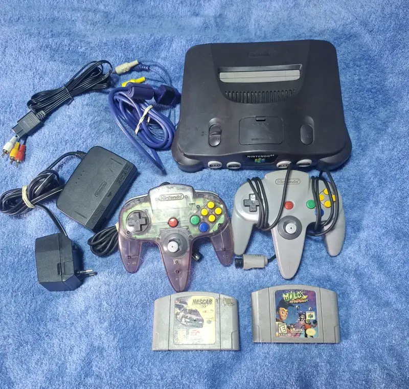 Consola Nintendo 64 con dos controles - 2