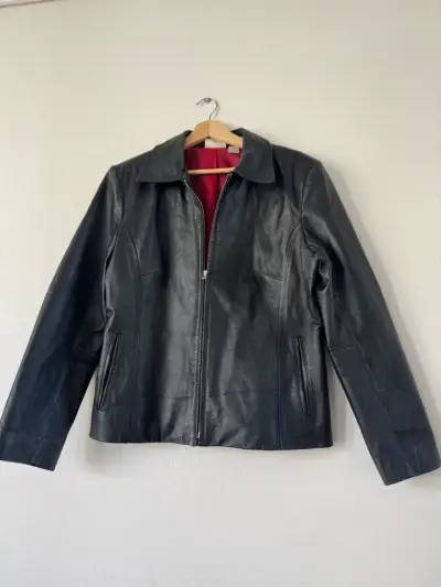 Chaqueta de cuero negra para mujer - miniatura 2