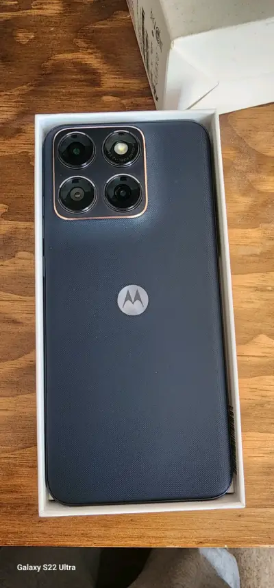 Smartphone Motorola Edge 70 Fusion en caja - miniatura 1