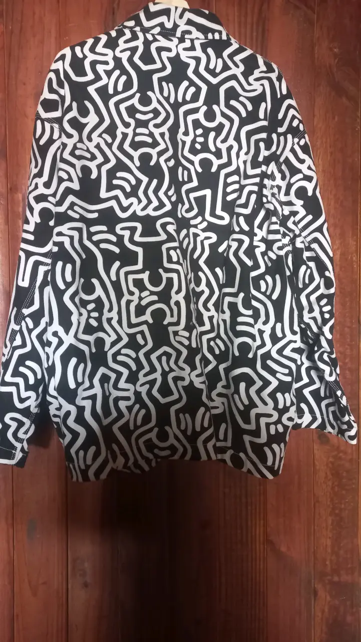 Chaqueta estampada Kid Haring en blanco y negro - 3