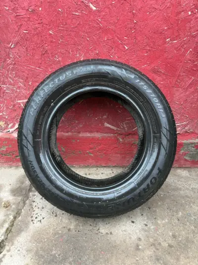 Neumático Fortune Perfectus 175/70R14 usado - miniatura 1