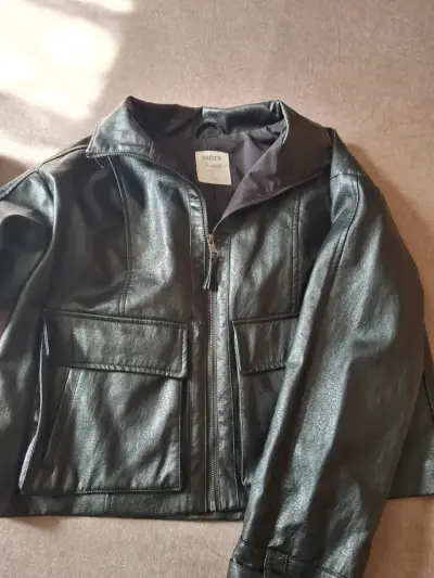 Chaqueta de ecocuero negra Index para mujer - miniatura 2
