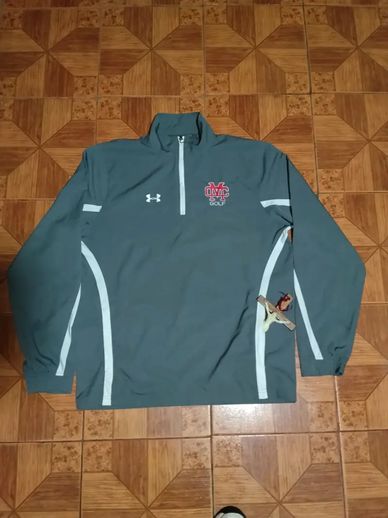 Chaqueta deportiva Under Armour gris para golf - 1