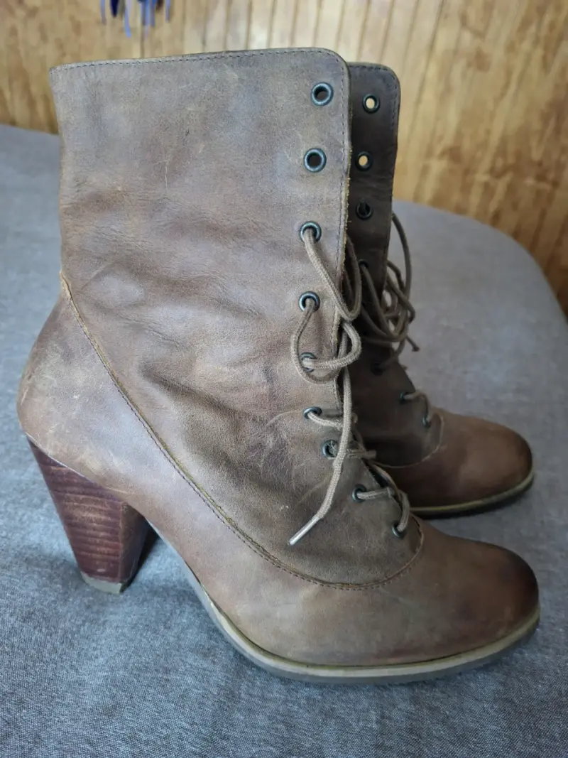 Botines de cuero marrón con tacón alto - 6