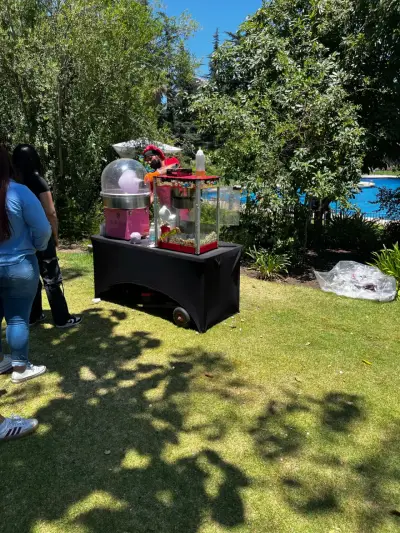 Servicios de eventos con stand de dulces y salados - miniatura 2