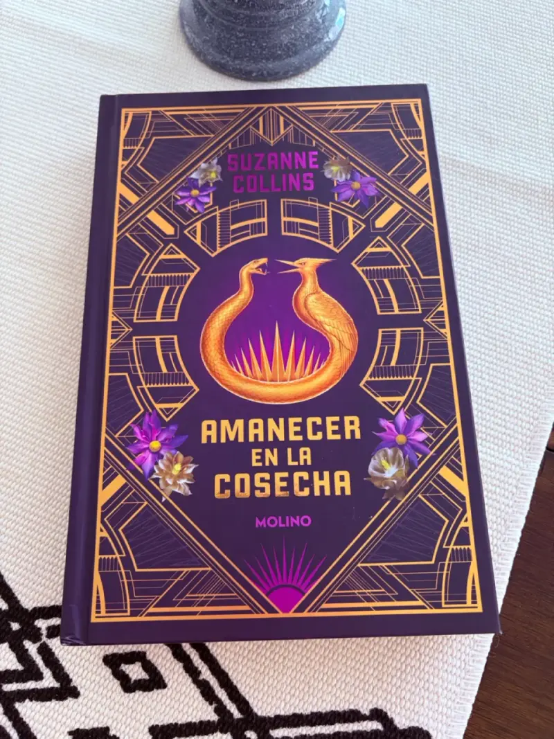 Libro Amanecer en la Cosecha de Suzanne Collins
