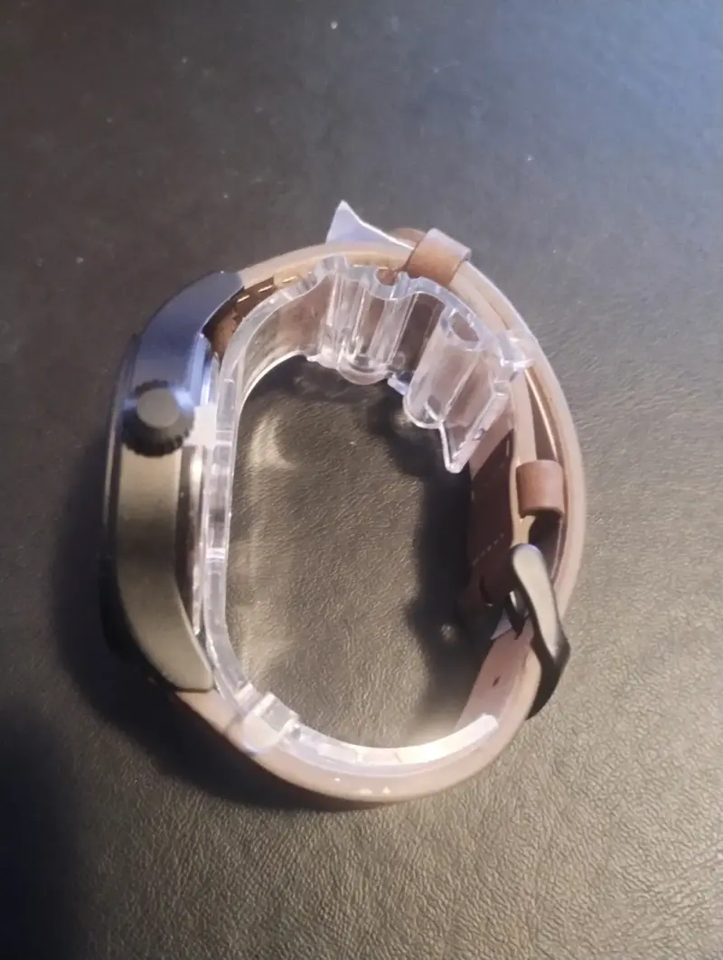 Reloj Inteligente con Correa Negra y Cargador - 5