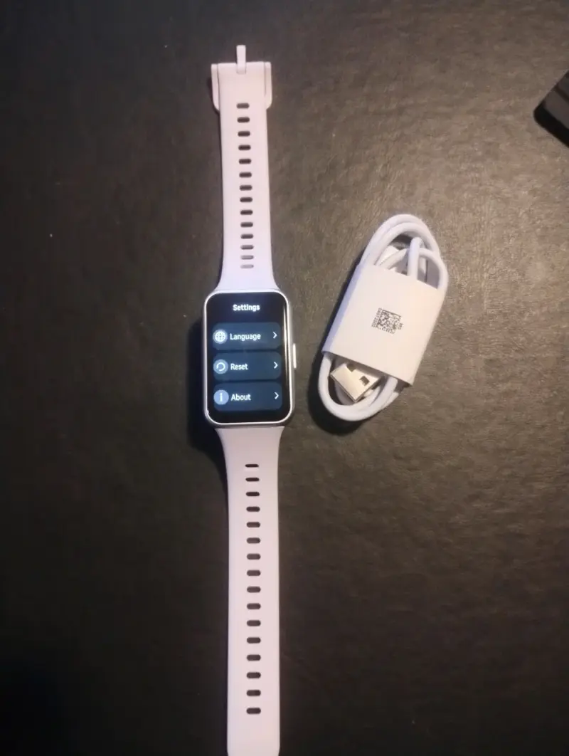 Reloj Inteligente con Correa Negra y Cargador - 6