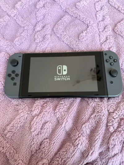 Nintendo Switch 1,  con accesorios - miniatura 1