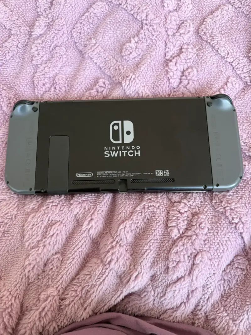 Nintendo Switch 1,  con accesorios - 2