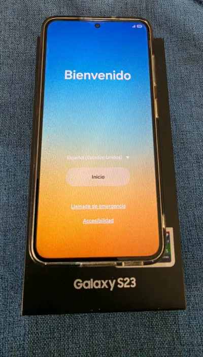 Samsung Galaxy S23 en buen estado - miniatura 1