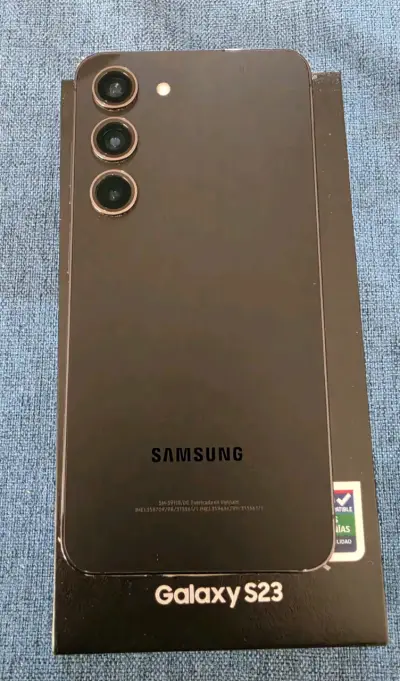 Samsung Galaxy S23 en buen estado - miniatura 3
