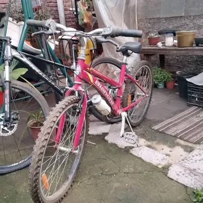Bicicleta Bianchi fucsia de montaña aro 24 - miniatura 1