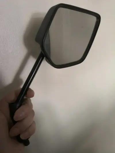 Espejo retrovisor para motocicleta negro - miniatura 1