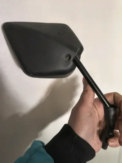 Espejo retrovisor para motocicleta negro - miniatura 2