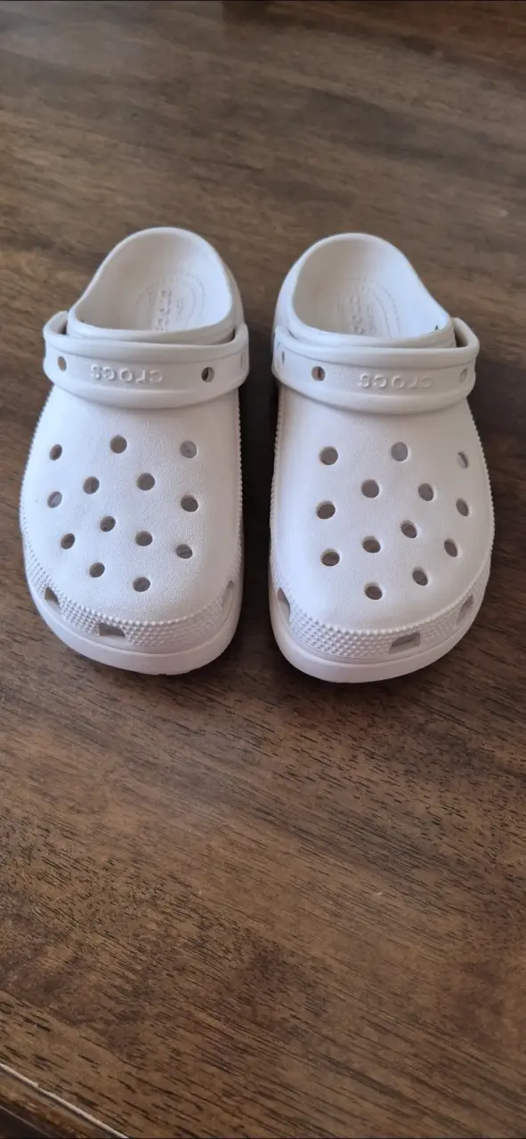 Zuecos Crocs Rosados unisex cómodos - 2