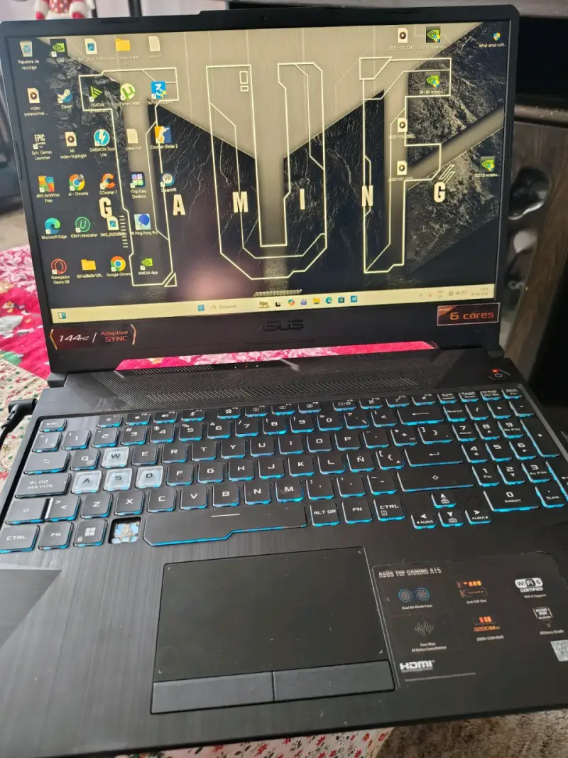 Laptop ASUS TUF Gaming A15 con pantalla de 144Hz - 1