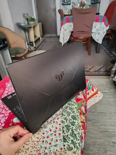 Laptop ASUS TUF Gaming A15 con pantalla de 144Hz - miniatura 3