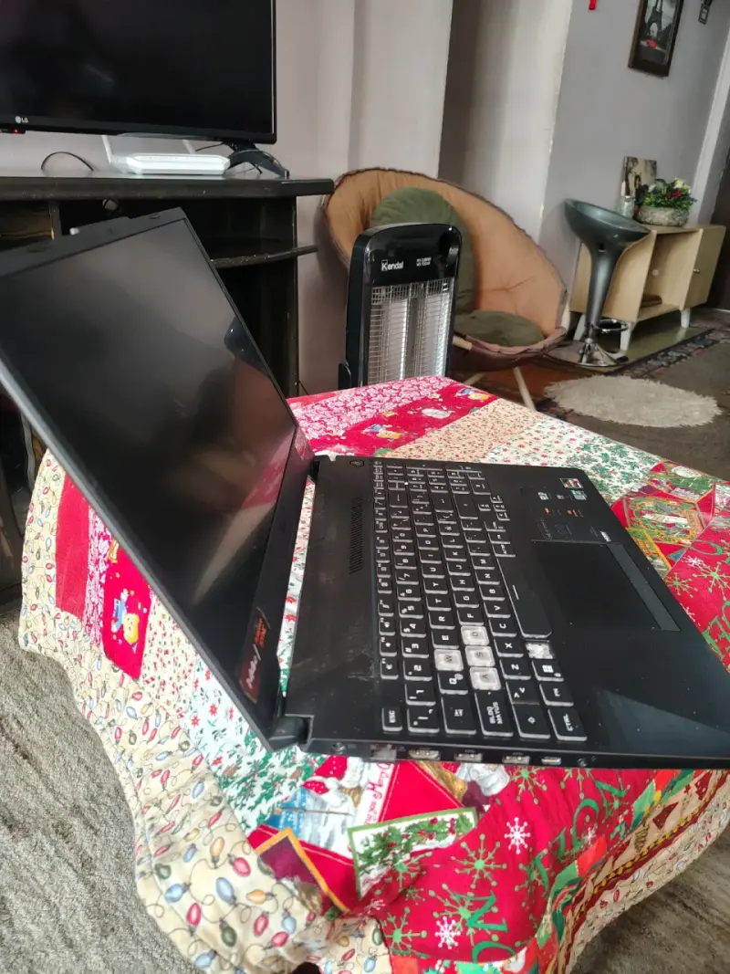 Laptop ASUS TUF Gaming A15 con pantalla de 144Hz - 4