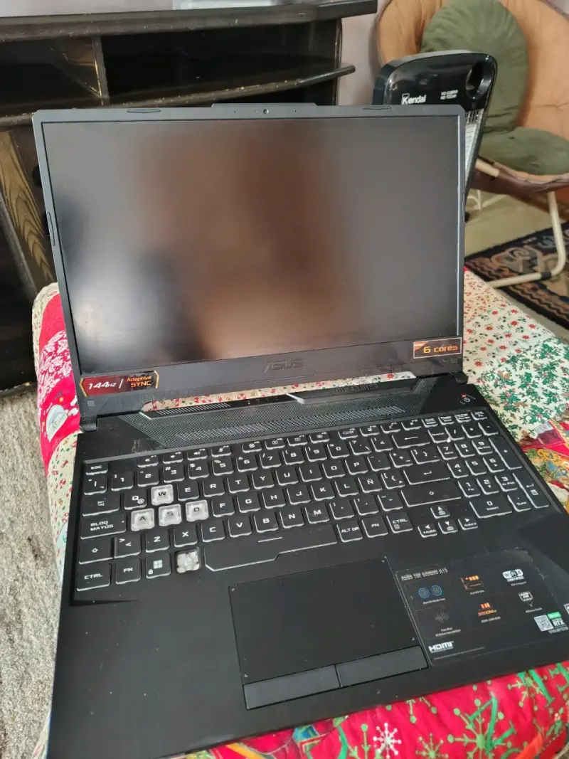 Laptop ASUS TUF Gaming A15 con pantalla de 144Hz - 5