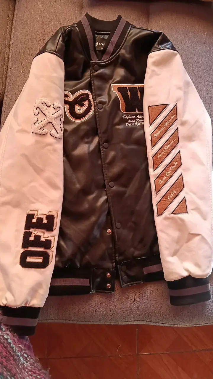Chaqueta estilo varsity negra y blanca Logeoi - 1