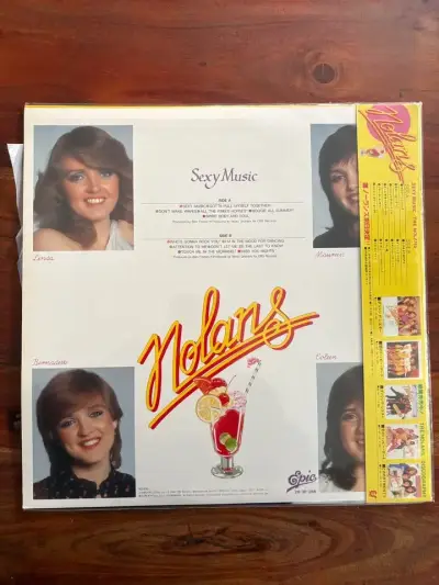 Vinilo de música The Nolans con portada colorida - miniatura 2