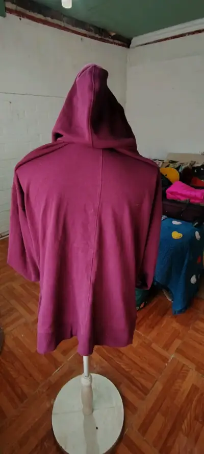Polerón con capucha morado talla L - miniatura 2