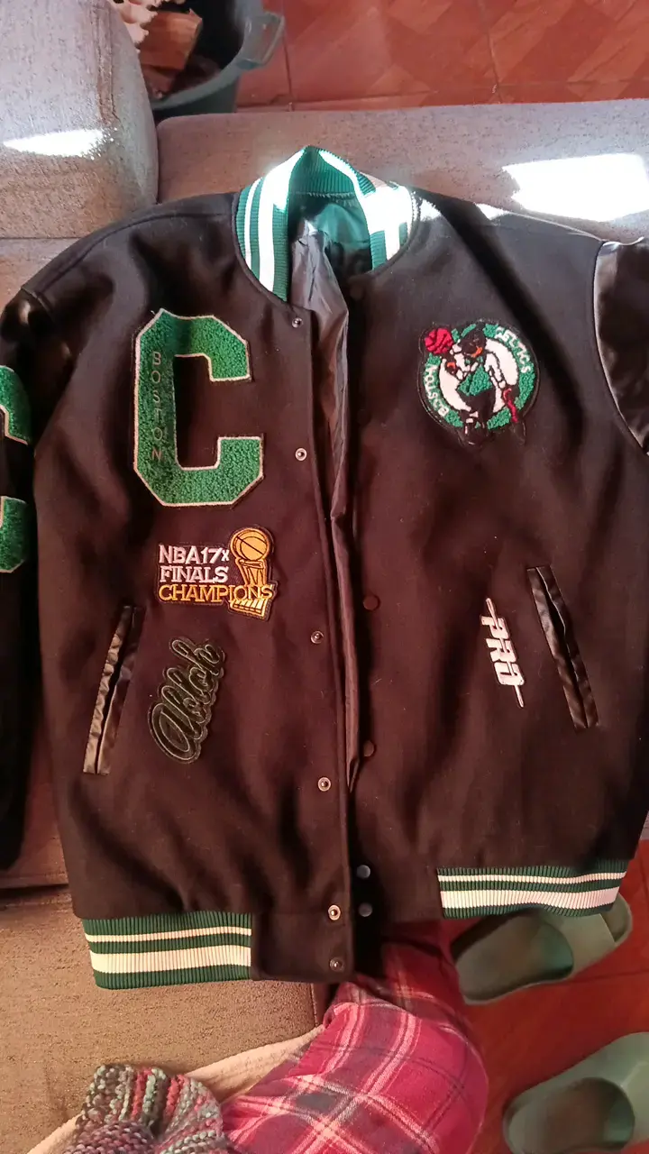 Chaqueta Boston Celtics negra con bordados - 2