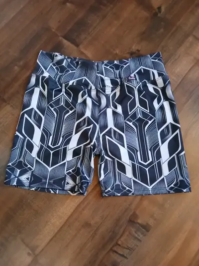 Shorts deportivos estampados para mujer - miniatura 2