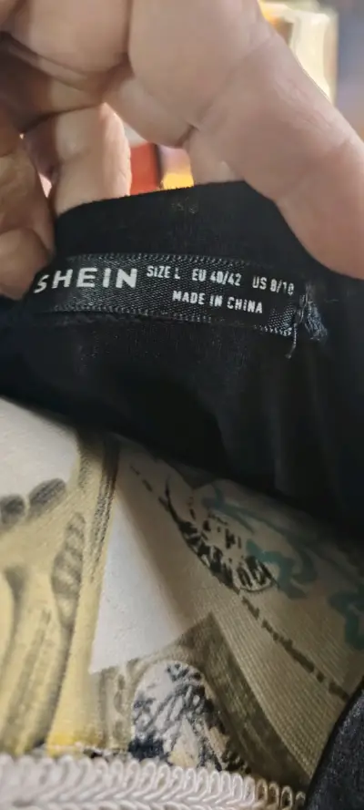 Polera negra con estampado 'Wild Things' de Shein - miniatura 3