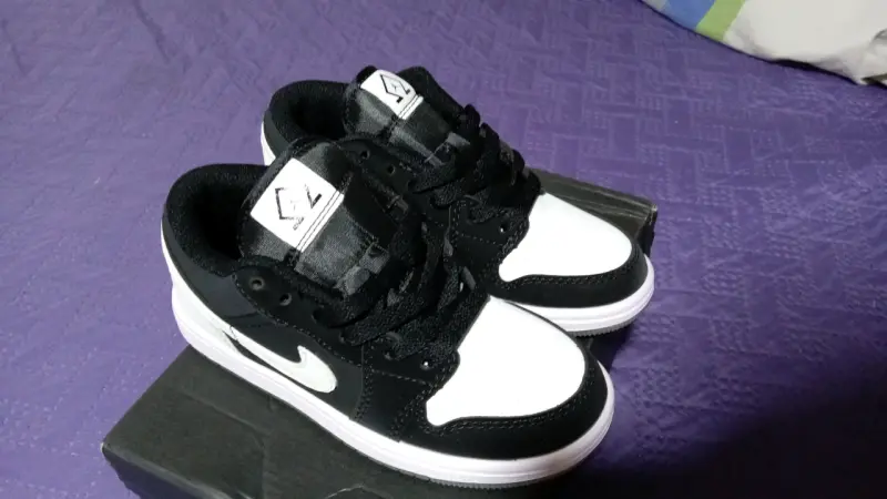 Zapatillas Nike Air Jordan 1 Low Blanco y Negro G5 - 3